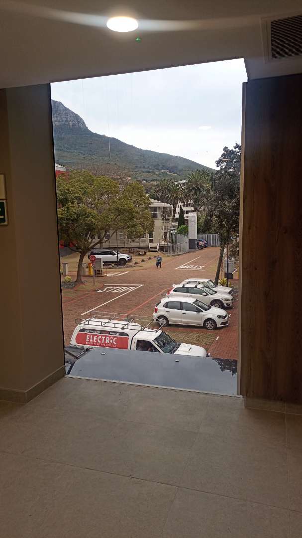 To Let commercial Property for Rent in Rondebosch Western Cape